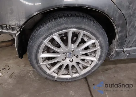 2010 Volvo V50 2.4I z USA, uszkodzony, nr VIN YV1390MW9A2539718